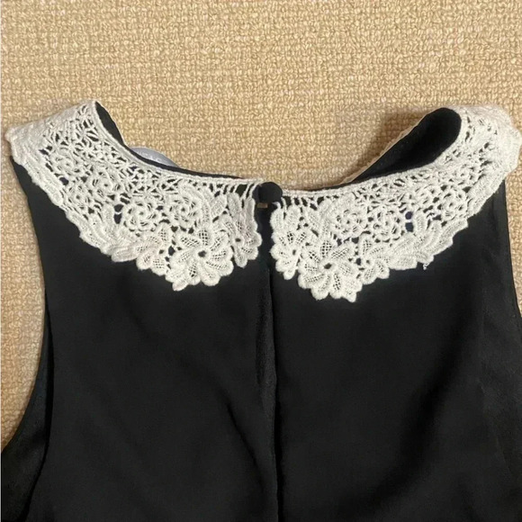 Urban Outfitters Jumpsuit Shorts Black with Lace Collar Women’s Small - Picture 4 of 9